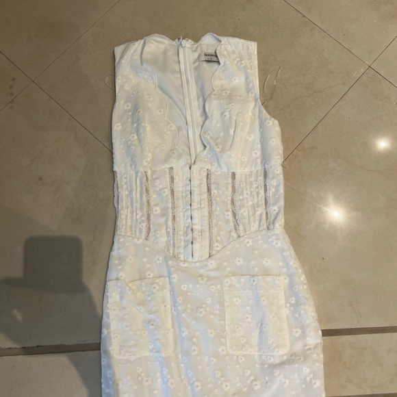 House of CB SOPHINA White Cotton Broderie Anglais Plunge Maxi Dress - Picture 4 of 7